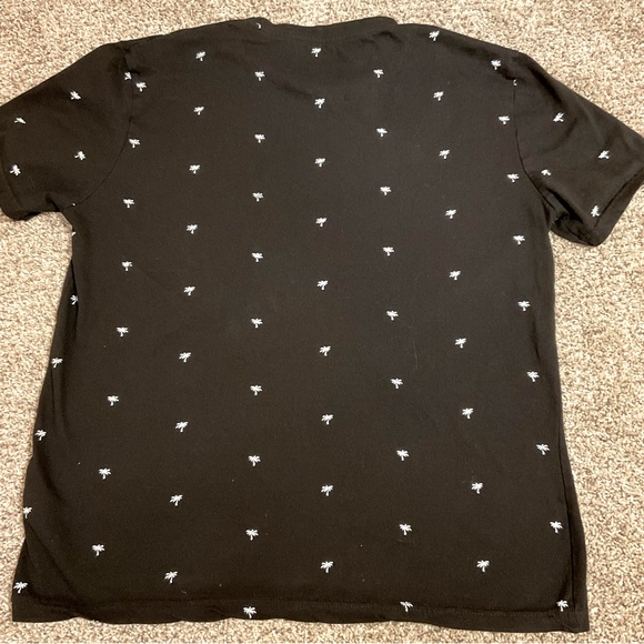 Denim & Flower T-Shirt w/ palm trees, black & white, size Medium, EUC - Picture 3 of 3